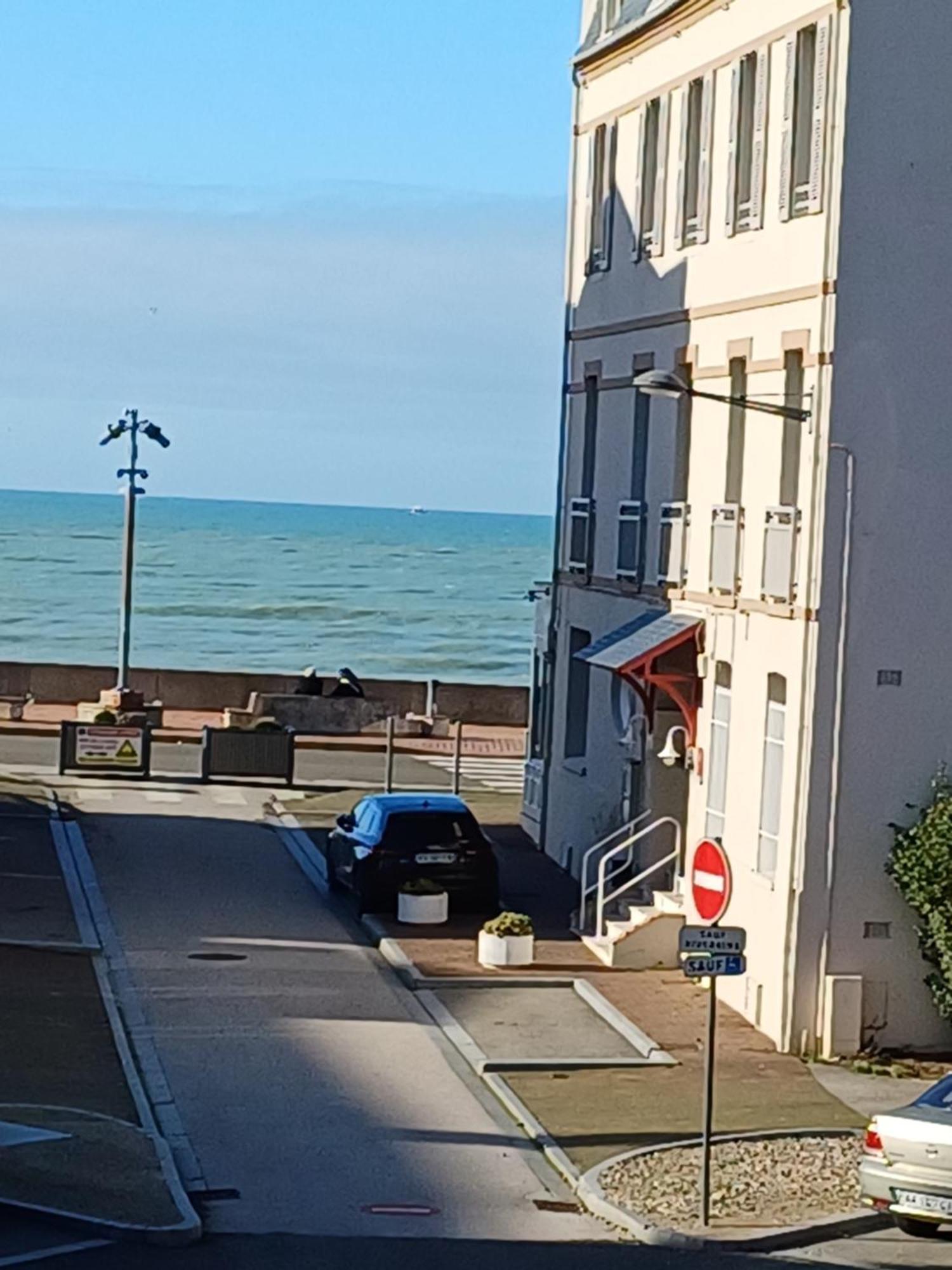 Appartement Avec Balcon Au 1Er Etage Vue Laterale Mer A 50 Metres De La Plage A Mers Les Bains. Εξωτερικό φωτογραφία